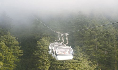 40 left hanging as Patriata chairlift malfunctions