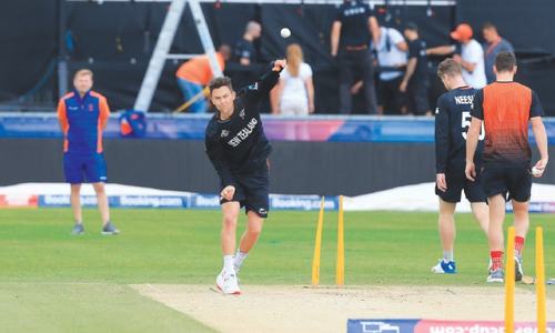 England, NZ clash with eye on last-four spot
