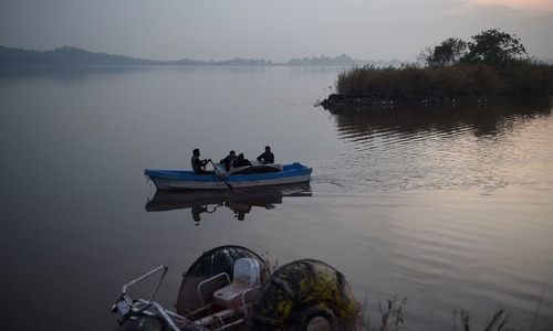 Boat operators ignore safety measures at Rawal Lake