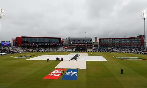 World Cup semi-final between New Zealand and India deferred after no let up in rain