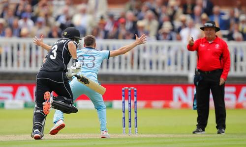 ورلڈ کپ میں امپائرنگ کے معیار پر سوالیہ نشان لگ گیا ورلڈ کپ میں امپائرنگ کے معیار پر سوالیہ نشان لگ گیا