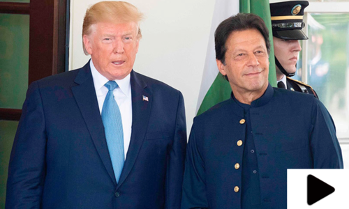 امریکی صدر نے وائٹ ہاؤس میں عمران خان کا استقبال کیا