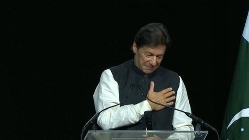 At Imran's US jalsa, only the containers were missing