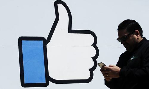 EU court rules sites must warn about Facebook &lsquo;like&rsquo; button