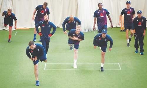 Root replaces Denly at No. 3 for Ashes opener