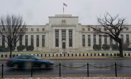 Fed cuts interest rates after 10 years