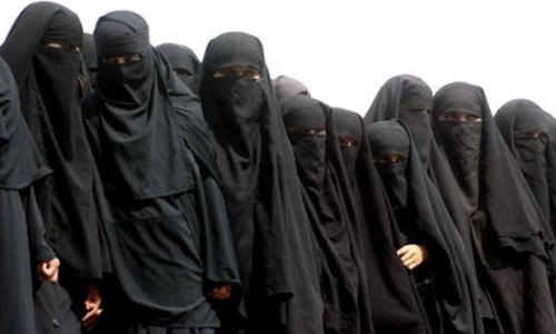 Dutch ban on burqas takes effect