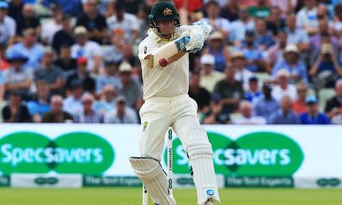 Pattinson puts faith in 'fantastic' Smith to rescue Australia in first Ashes Test against England