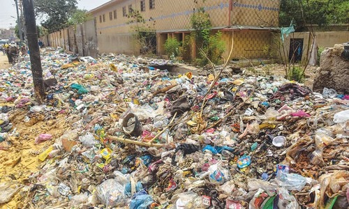 Choked drains cast doubts over govt&rsquo;s rain emergency measures in Karachi