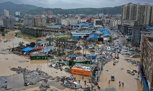 18 die as typhoon hits east China