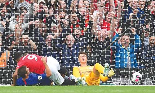 Rashford brace as United put four past Chelsea