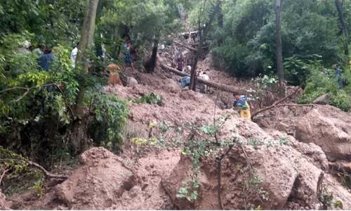 7 killed as landslide hits houses in AJK village
