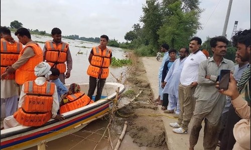 Scores of people evacuated in Kasur because of flooding in Sutlej