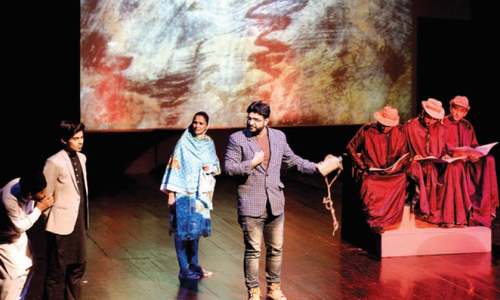 Play depicts class differences in society Play depicts class differences in society