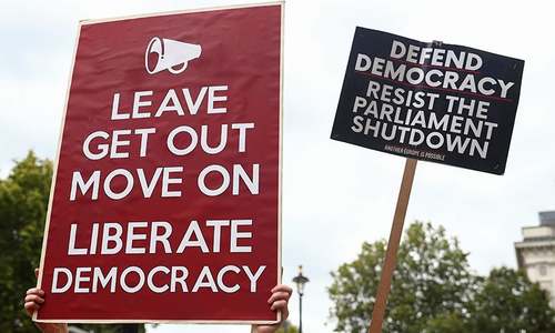 No-deal Brexit 'very distinct possibility', says EU executive