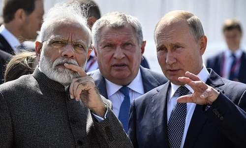 'Close friends' Putin and Modi vow to boost military, trade ties