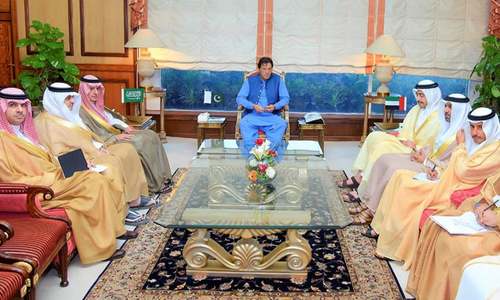 PM Imran meets Saudi, UAE foreign ministers to discuss Kashmir issue
