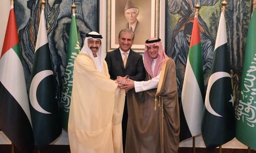 World has responsibility to stop Indian aggression, PM Imran tells visiting Saudi, UAE ministers World has responsibility to stop Indian aggression, PM Imran tells visiting Saudi, UAE ministers