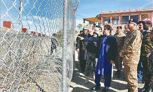 PM Imran, Army Chief Bajwa visit LoC, meet troops and martyrs' families: ISPR