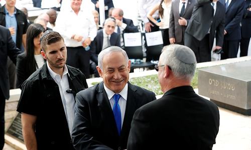 Netanyahu urges rival Gantz to form unity government with him