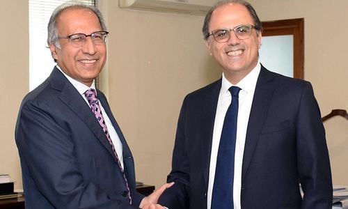 IMF links decisive action to programme success