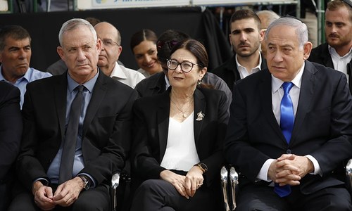 Israeli Arab parties back Gantz for PM in break with precedent