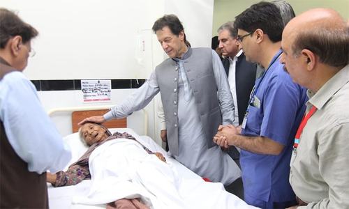PM Imran briefed on earthquake losses, relief efforts on visit to Mirpur