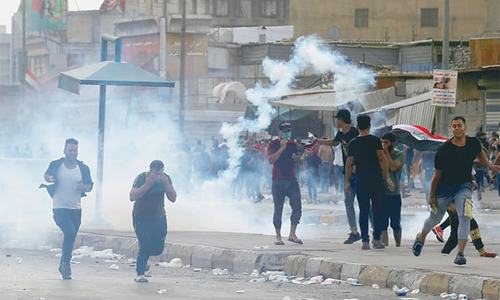 Anti-govt protests leave six dead, hundreds hurt in Iraq