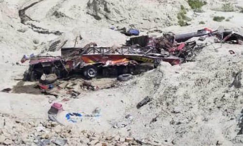 11 killed as bus overturns on Makran Coastal Highway