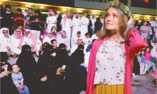 Saudi Arabia eases restrictions on women taking hotel rooms
