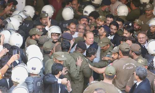 Nawaz lends unqualified support to Fazl&rsquo;s anti-govt march