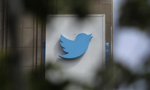 Twitter pulls back on political ads, but pitfalls await