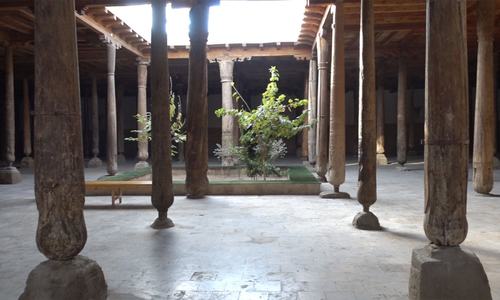 نام &rsquo;مسجدِ جمعہ&lsquo;، مگر جمعہ پڑھنے کی اجازت نہیں