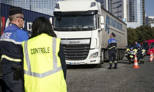 31 Pakistani migrants found in lorry in France
