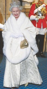 Queen Elizabeth bans fur on all of her new outfits