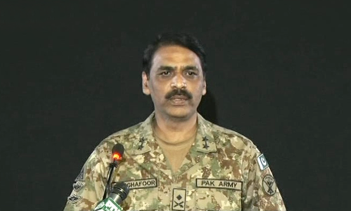 ISPR chief rules out army role in defusing crisis