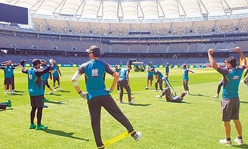 Pakistan eye dismantling Australia&rsquo;s middle order in bid to level T20 series