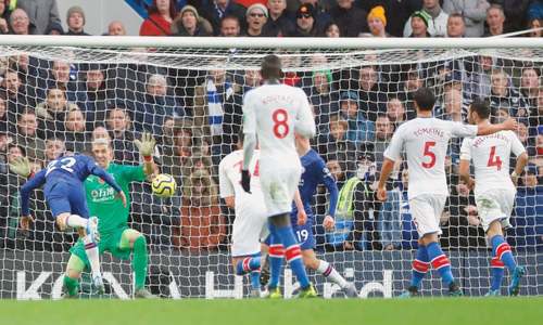 Sixth straight win lifts Chelsea to second in Premier League