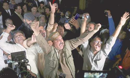 Nawaz can go abroad without bonds: LHC