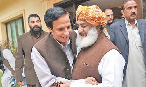 Chaudhrys of Gujrat backed view on fresh polls, claims Fazl