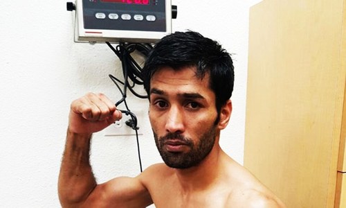 Waseem downs Ganigan for 10th professional victory