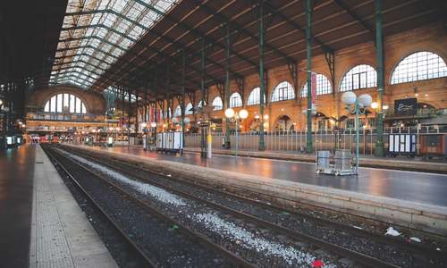 French endure gloomy Christmas Eve as strike completes 20 days
