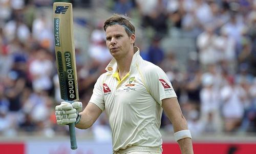 Smith blocks out boos