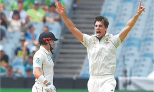 Startled New Zealand battling to save second Australia Test Startled New Zealand battling to save second Australia Test