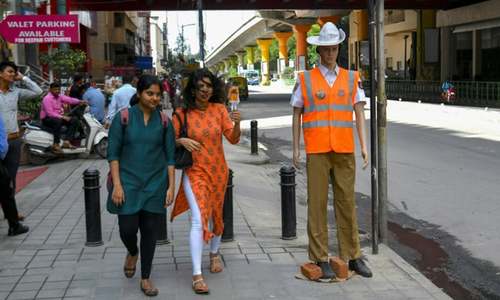 Indian police deploy mannequins to deter traffic offenders
