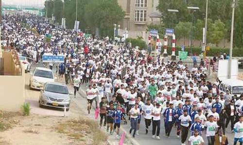 Thousands pour onto streets to take part in Karachi’s second marathon Thousands pour onto streets to take part in Karachi’s second marathon