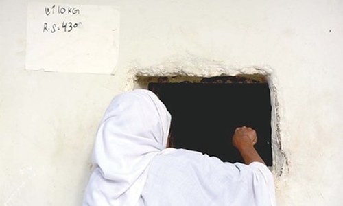 Murad orders crackdown on hoarders, purchase of more wheat from Passco