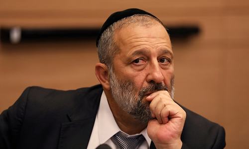 Israel formally allows citizens to visit Saudi Arabia