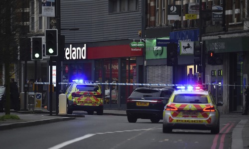 Police kill suspect in &lsquo;terrorism-related&rsquo; London stabbings