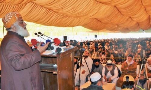 Fazl warns govt against changing seminaries’ curriculum